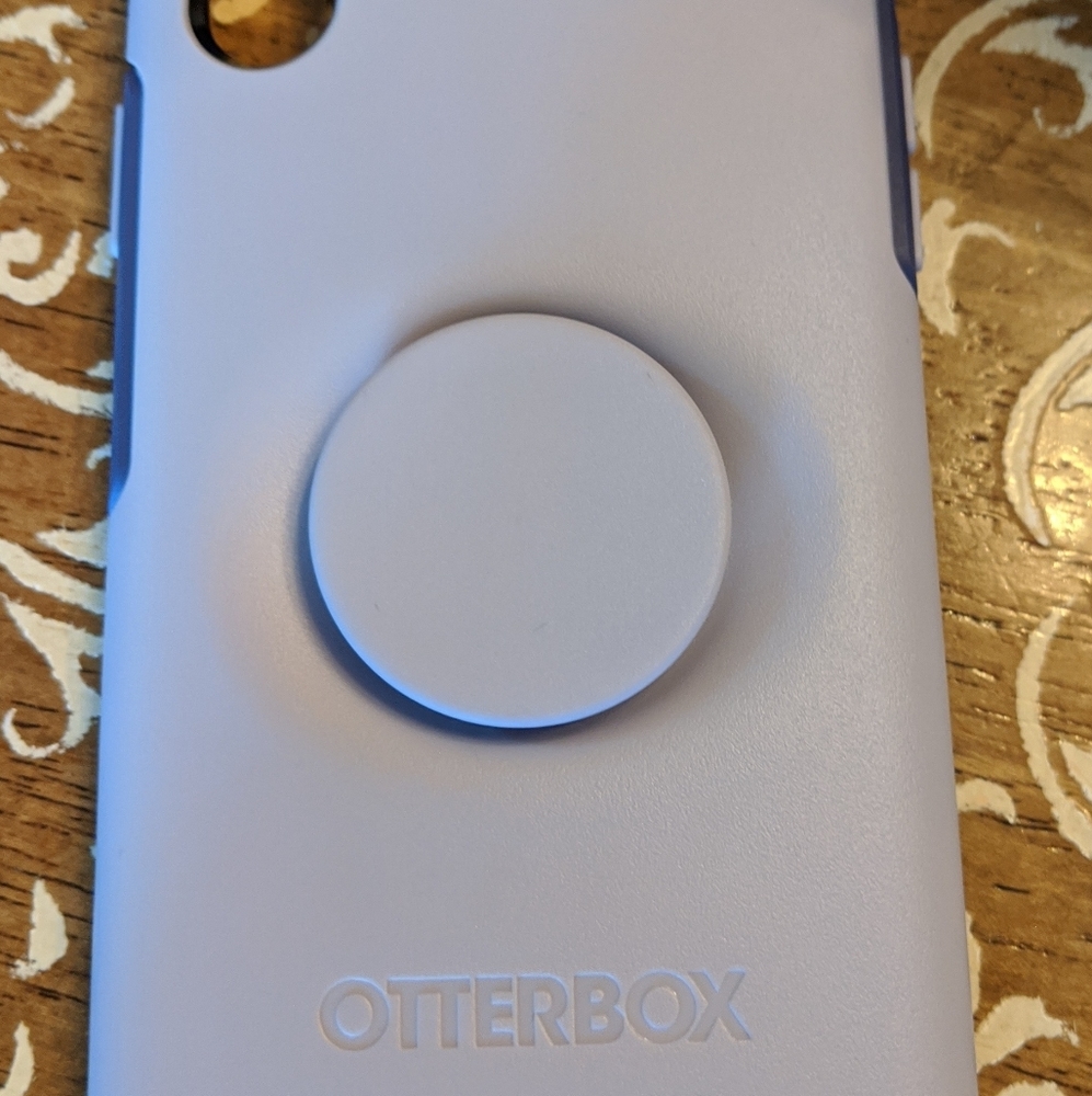 New! iPhone XR OtterBox built-in popsocket